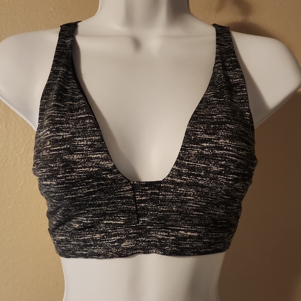 Women's Black and White Victoria Sports Bra